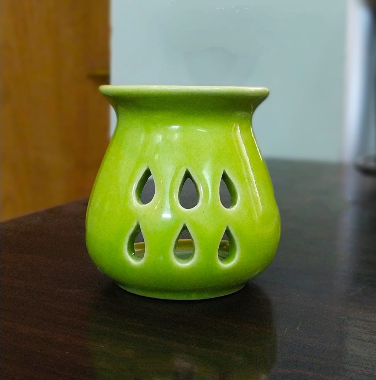 Small Candle Diffuser: Light Green