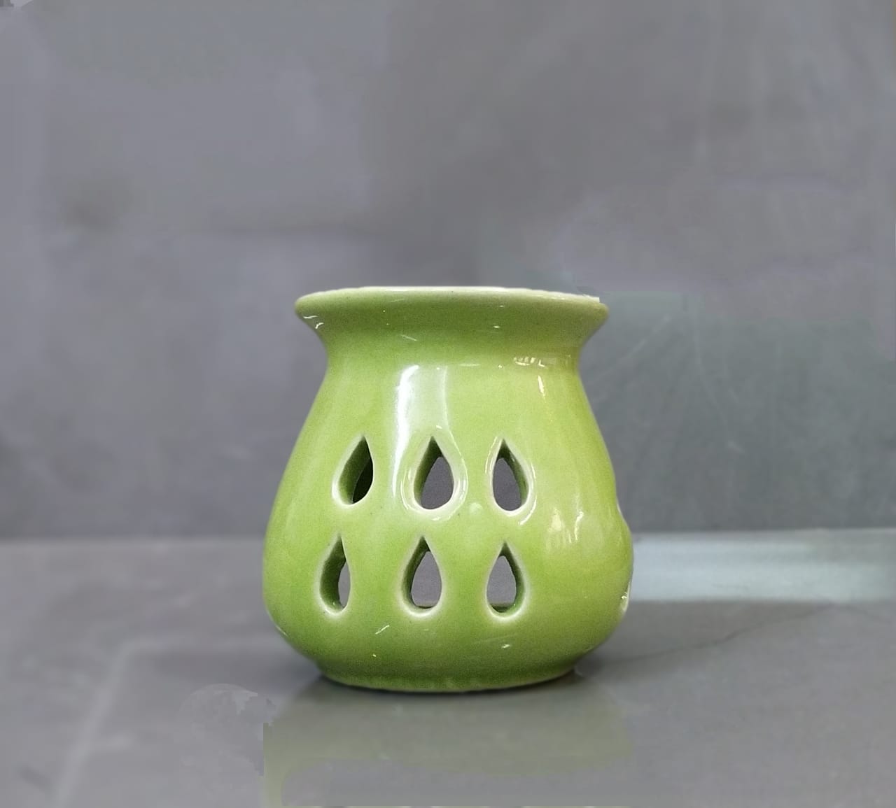Small Candle Diffuser: Light Green