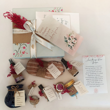 Load image into Gallery viewer, Aromatherapy Room Hamper
